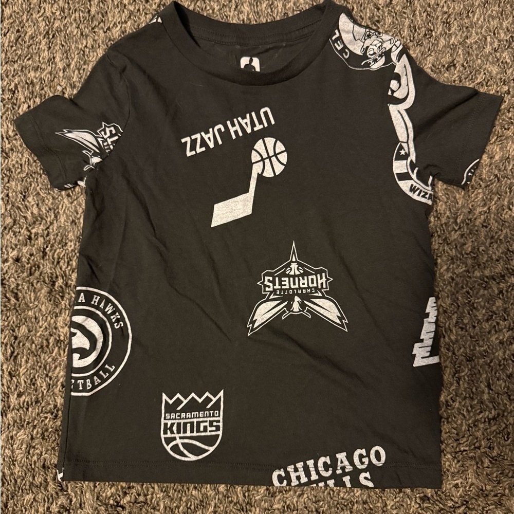 Kids Gray NBA Team Logo XS T-Shirt